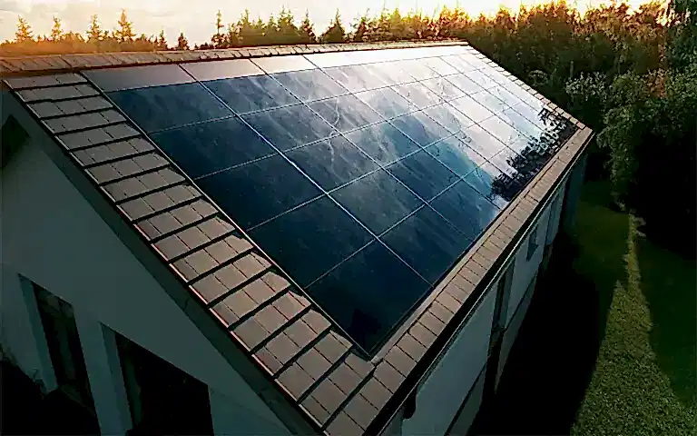 Moduły solarne i ich jednolita integracja w nowoczesnym budownictwie